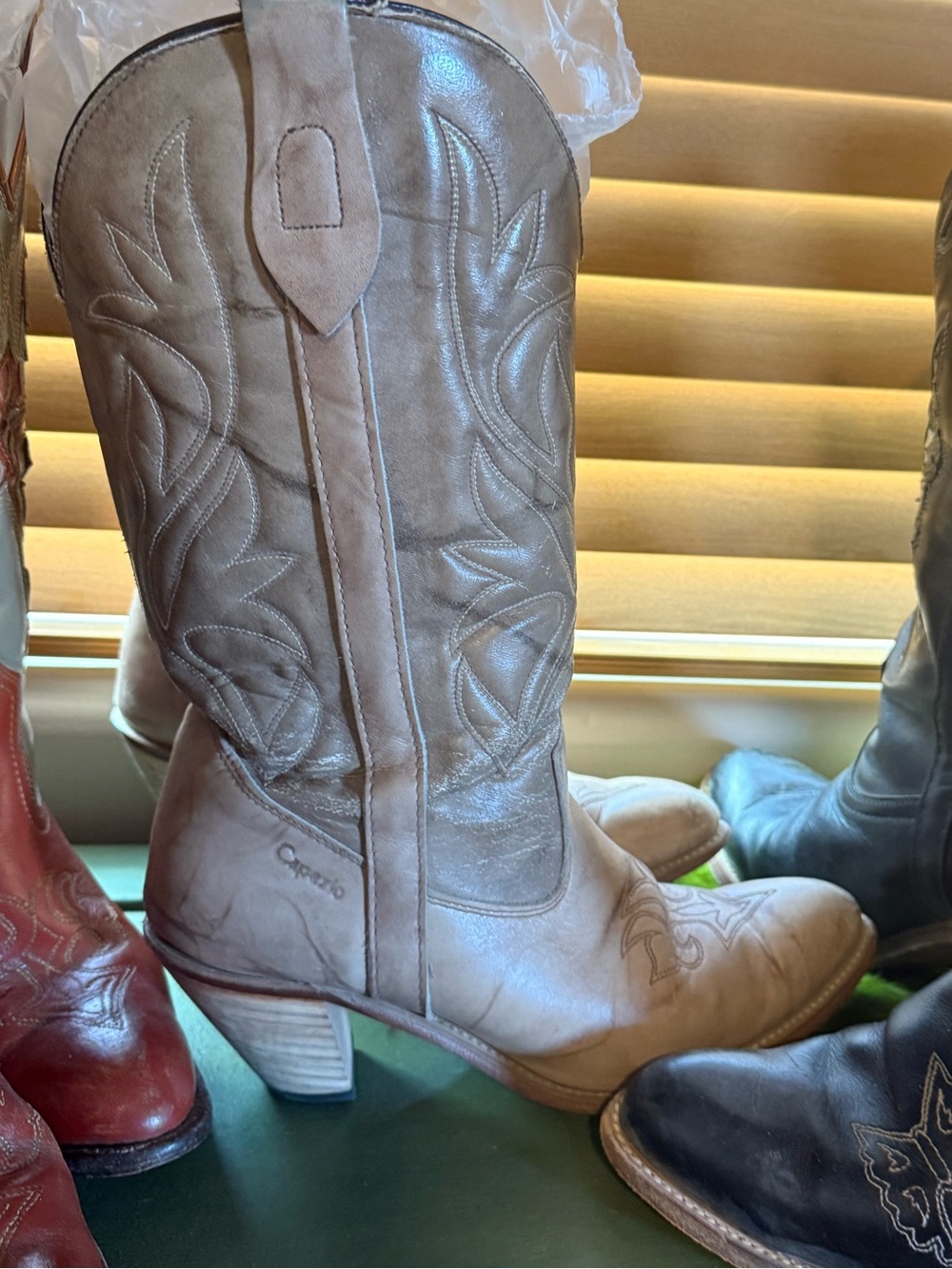 Vintage Miss Capezio western cowboy boots 9.5